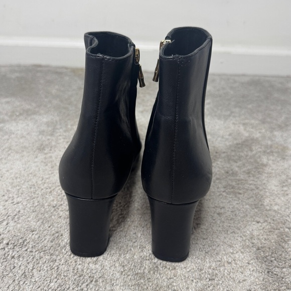 J. McLaughlin Gloria Black Leather Ankle Boots Classic Silhouette - Picture 4 of 7